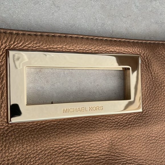 MICHAEL KORS Berkeley Copper Clutch - Picture 8 of 9